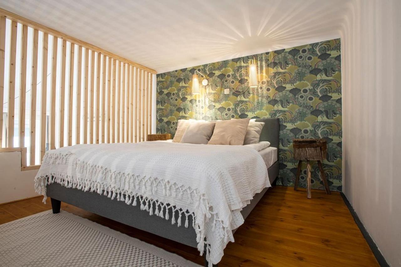 Danube Riverside Designer Apartment In City Center — Photos 2