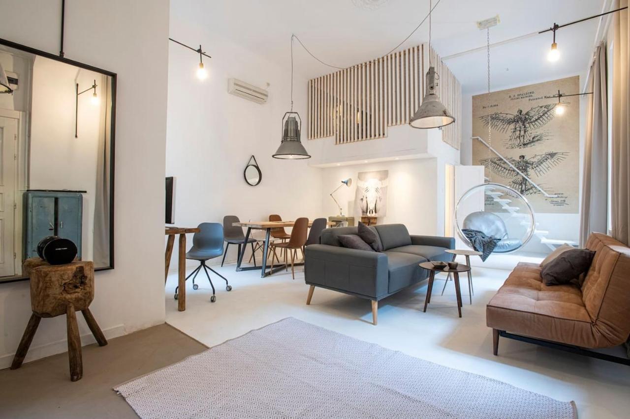 Danube Riverside Designer Apartment In City Center — Photos 3